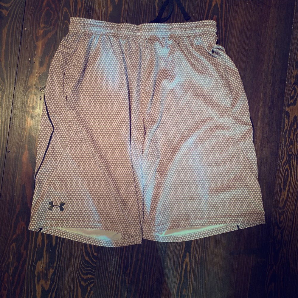 Men’s under Armour size large athletic shorts